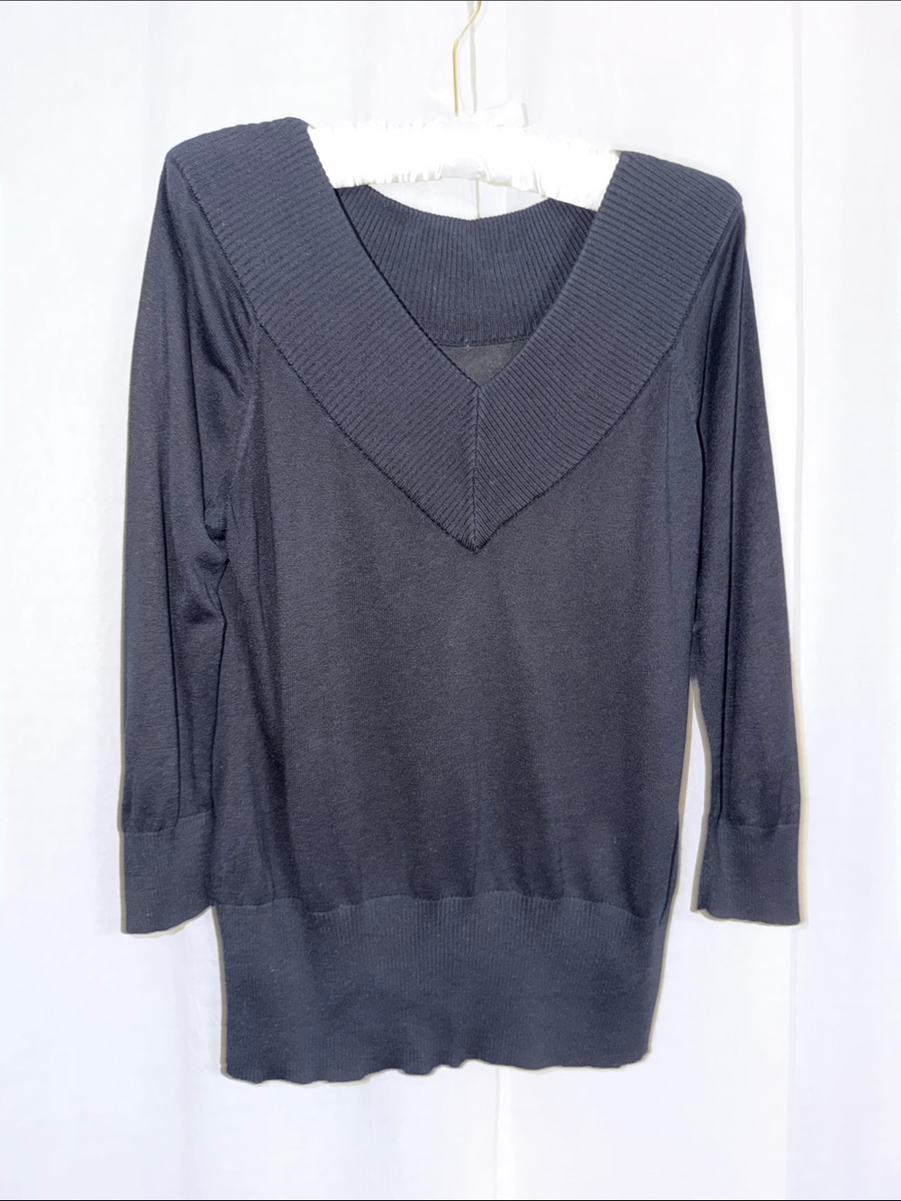 Black S V-Neck Quarter Sleeve Fine Knit Lightweight Sweater
